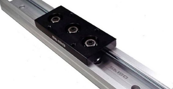 Long Linear Rails: Steel<br />
Stainless-Aluminum
